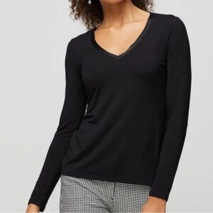 White House Black Market Long Sleeve V-Neck Top